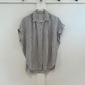 Size XS; Madewell Short Sleeve Button down